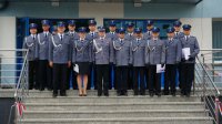 Pamiątkowe zdjęcie awansowanych policjantów